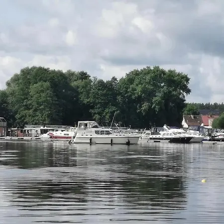 In Am Mueritzsee, Cleaning Included Apartment *