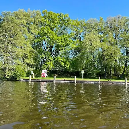 In Am Mueritzsee, Cleaning Included Apartment